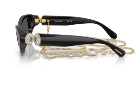 Sonnenbrille Swarovski - 0SK6036U - Farbe : 107687 - Schwarz - Größe(n) 50 (XS)